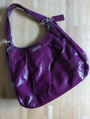 Coach Soho Plum Patent Leather Hobo Style Shoulder Bag Purse